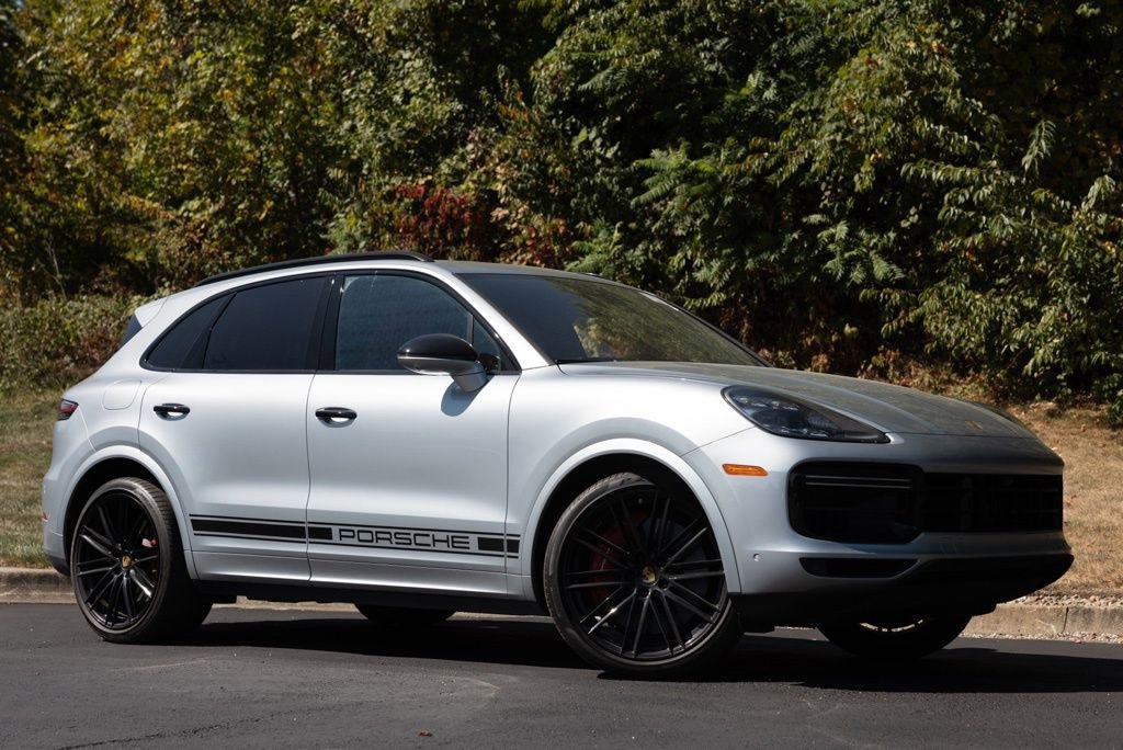 Used 2022 Porsche Cayenne Turbo image 8
