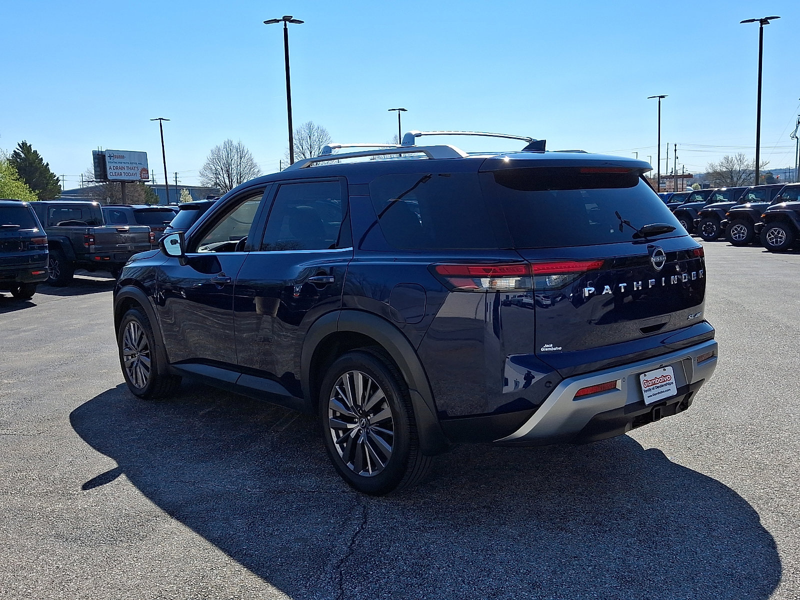 Used 2023 Nissan Pathfinder SL w/ SL Premium Package image 8