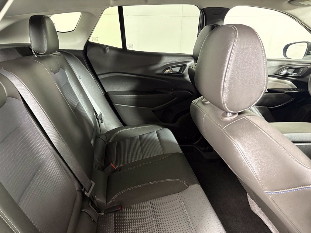 Used 2025 Chevrolet Trax LT FWD image 17