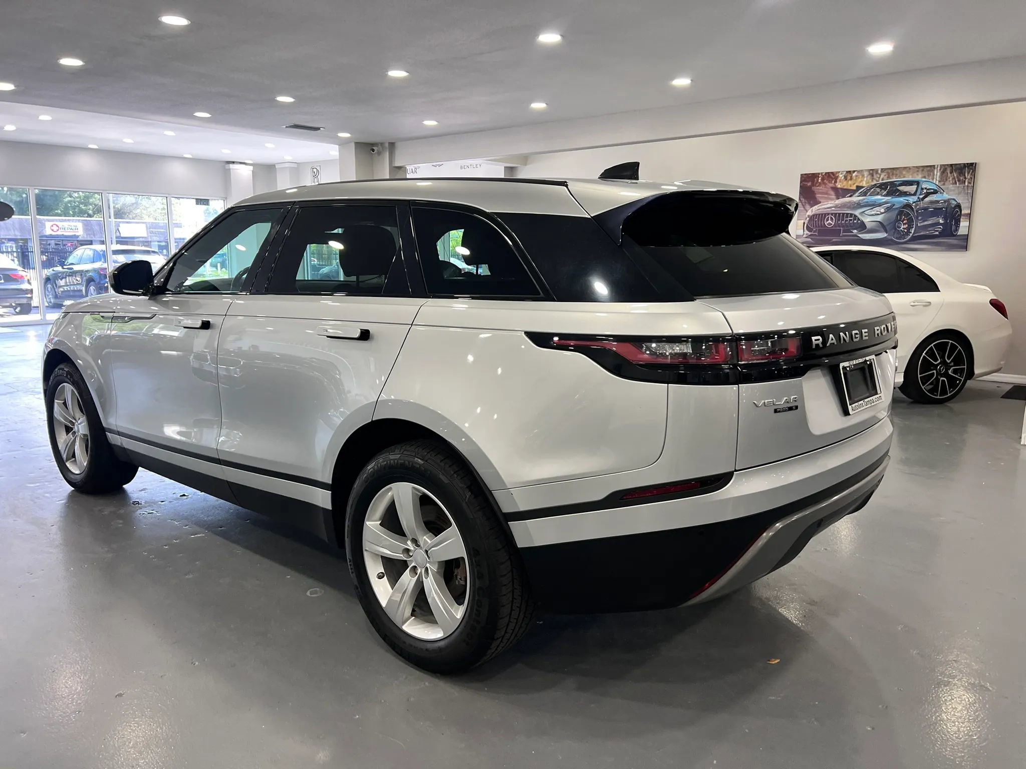 Used 2018 Land Rover Range Rover Velar S AWD/4WD image 43