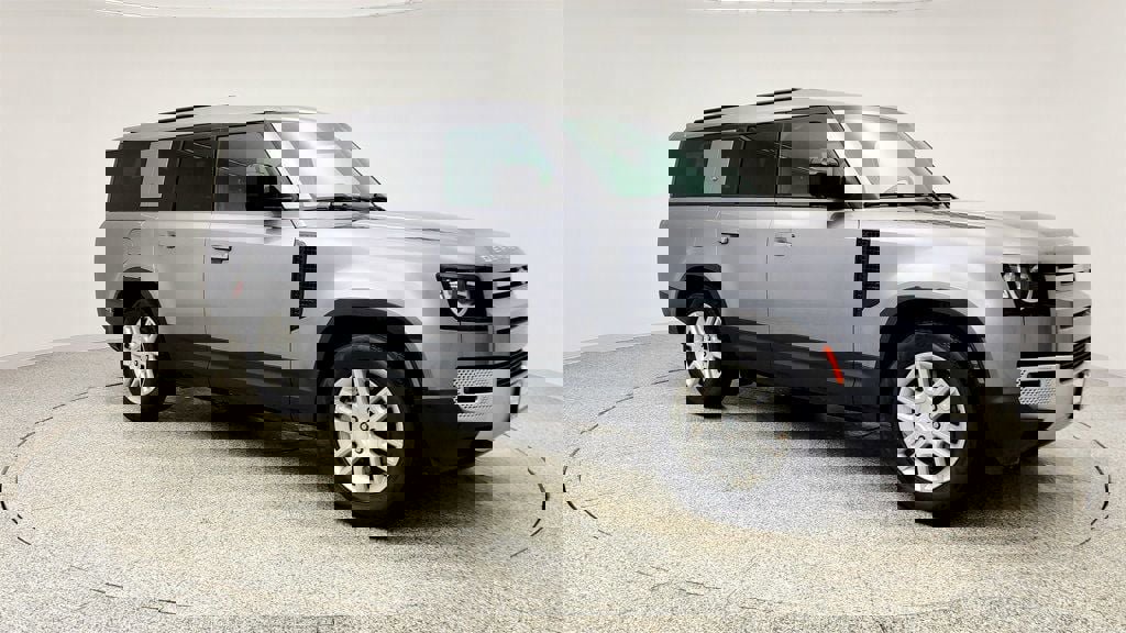 Used 2023 Land Rover Defender 130 S image 3