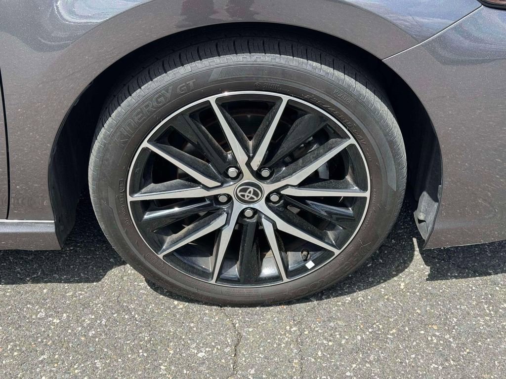 Used 2023 Toyota Camry SE AWD/4WD image 9