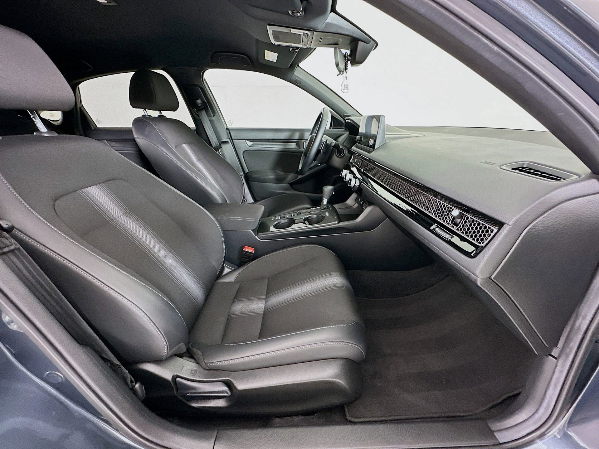 Used 2025 Honda Civic Sport image 28