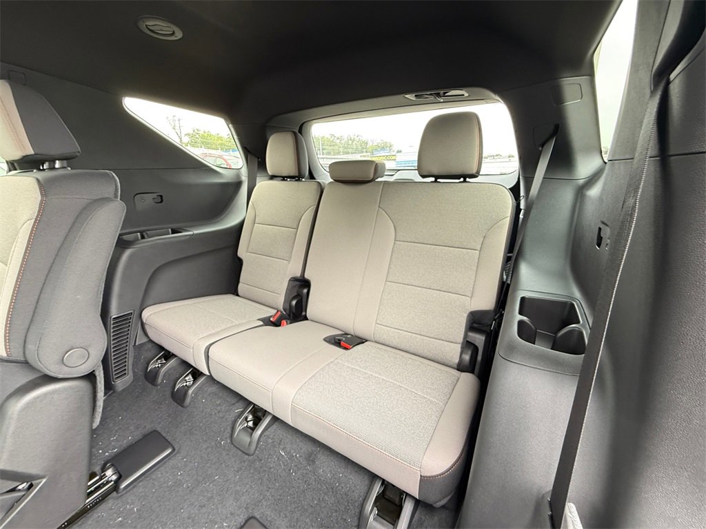 New 2026 Chevrolet Traverse LT w/ LPO, Floor Liner Package image 21