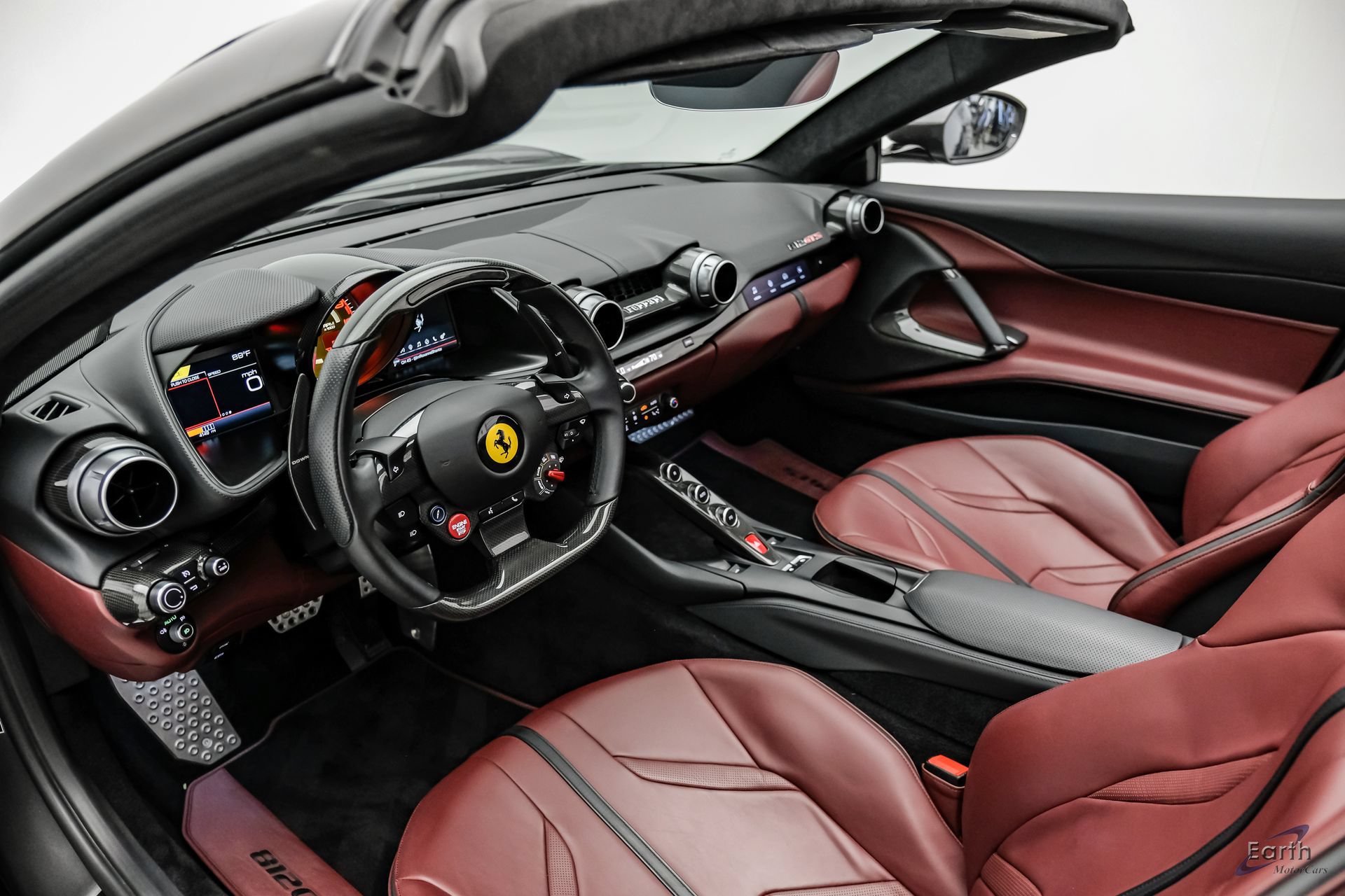 Used 2023 Ferrari 812 GTS RWD image 2