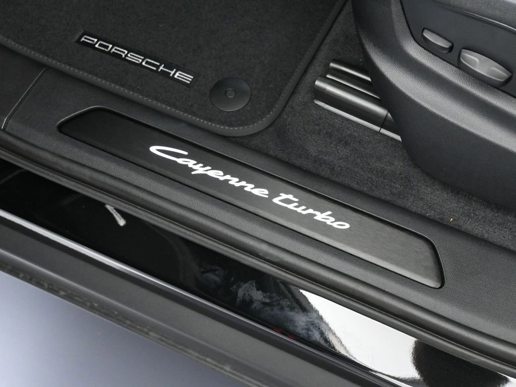 New 2026 Porsche Cayenne Turbo AWD/4WD image 16