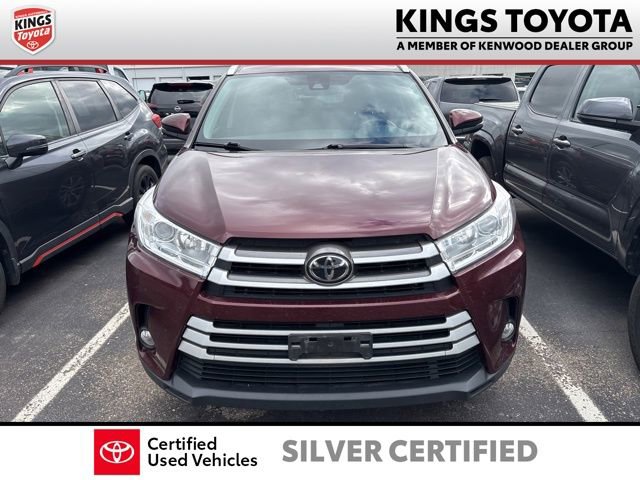 Used 2018 Toyota Highlander XLE AWD/4WD image 3