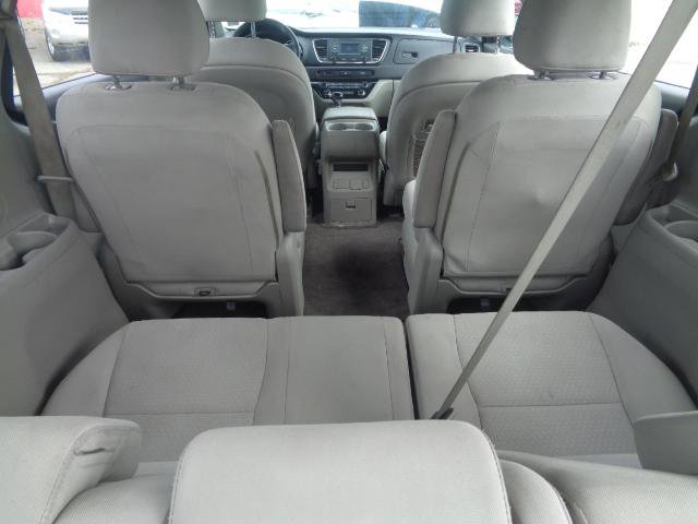 Used 2016 Kia Sedona L image 18