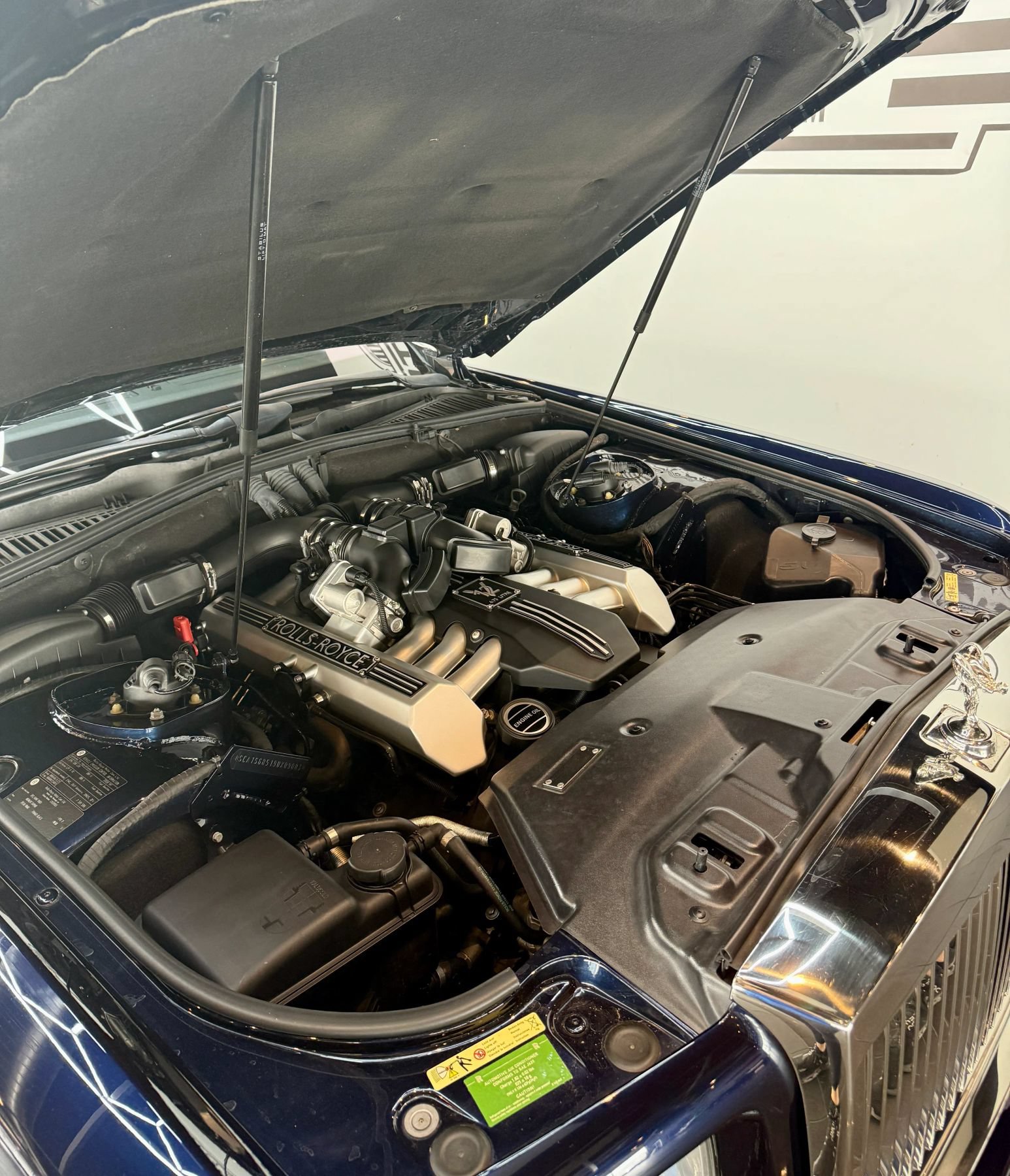 Used 2009 Rolls-Royce Phantom Sedan RWD image 40