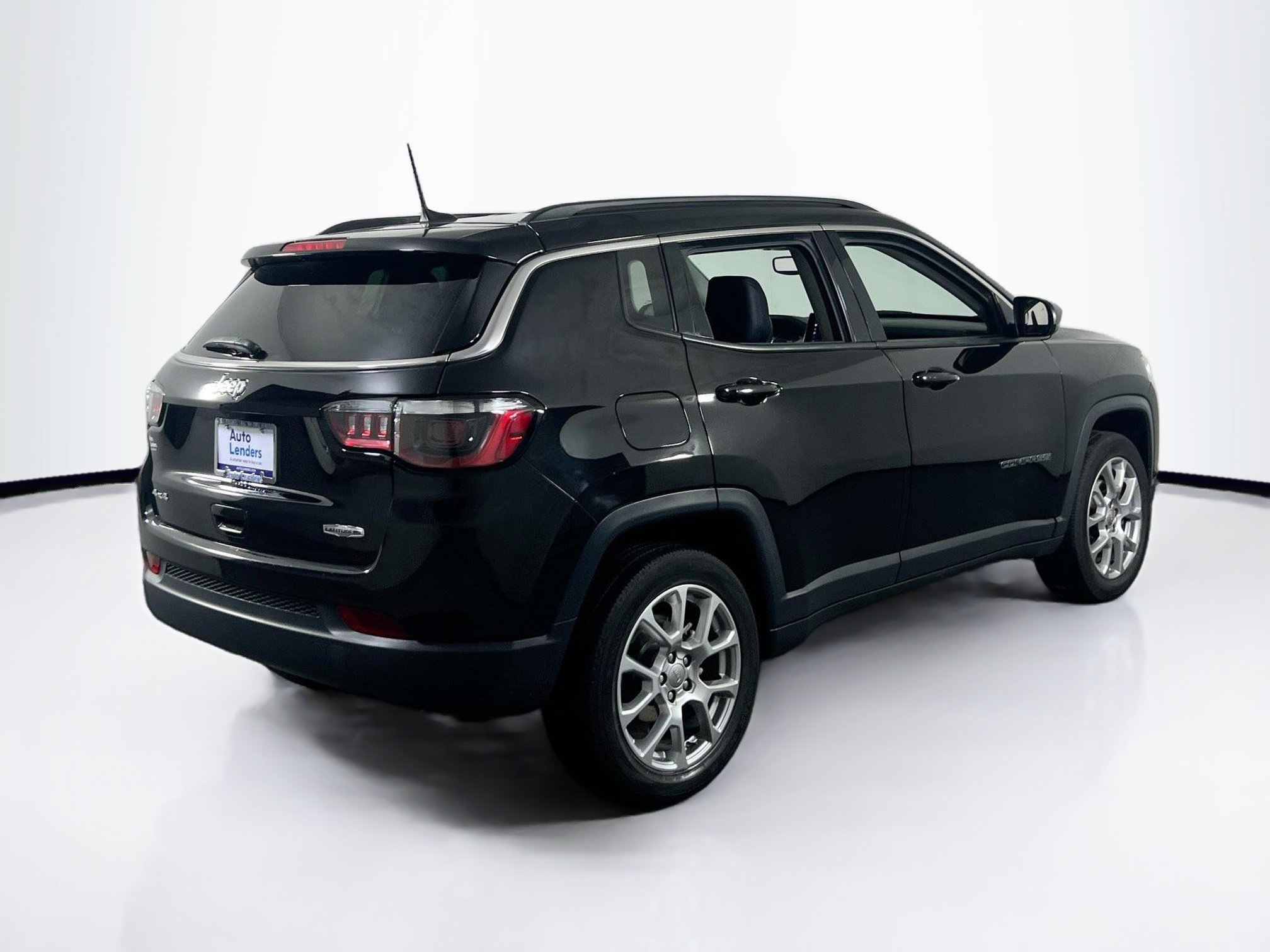 Used 2022 Jeep Compass Latitude image 5
