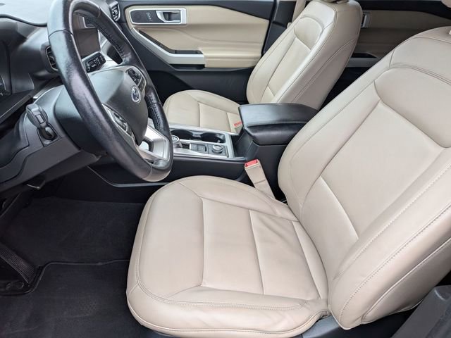 Used 2022 Ford Explorer XLT w/ Equipment Group 202A image 12