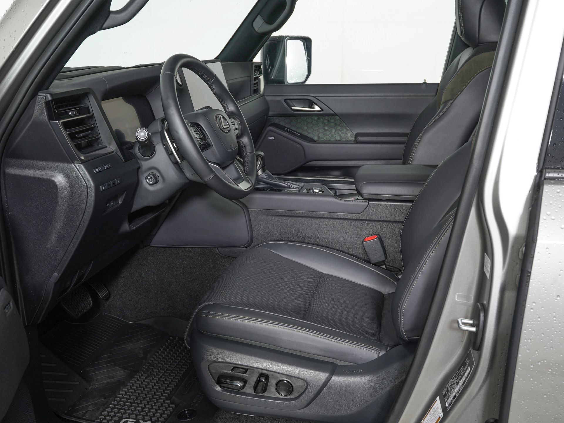 Used 2024 Lexus GX 550 AWD/4WD image 15