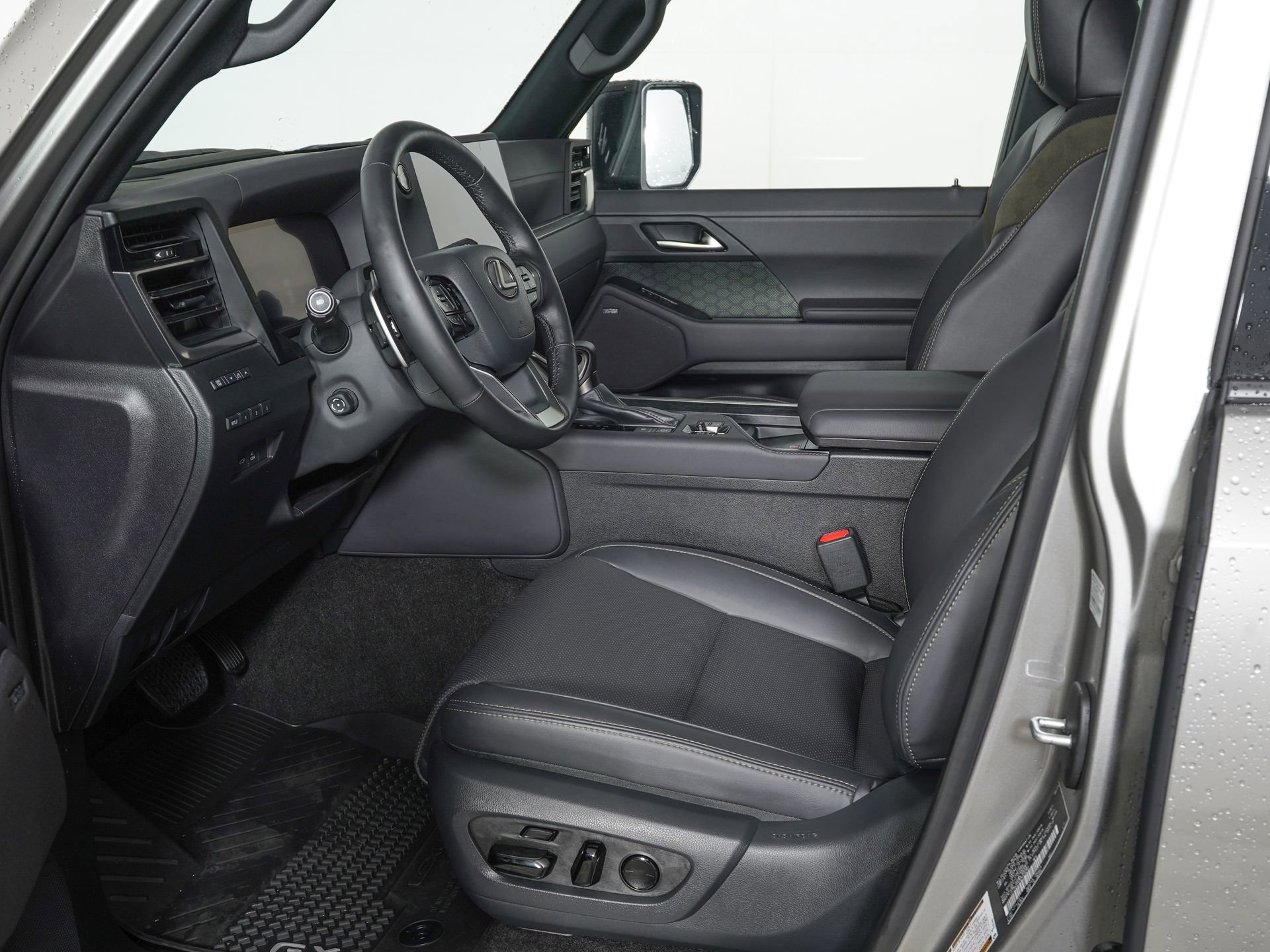 Used 2024 Lexus GX 550 image 15