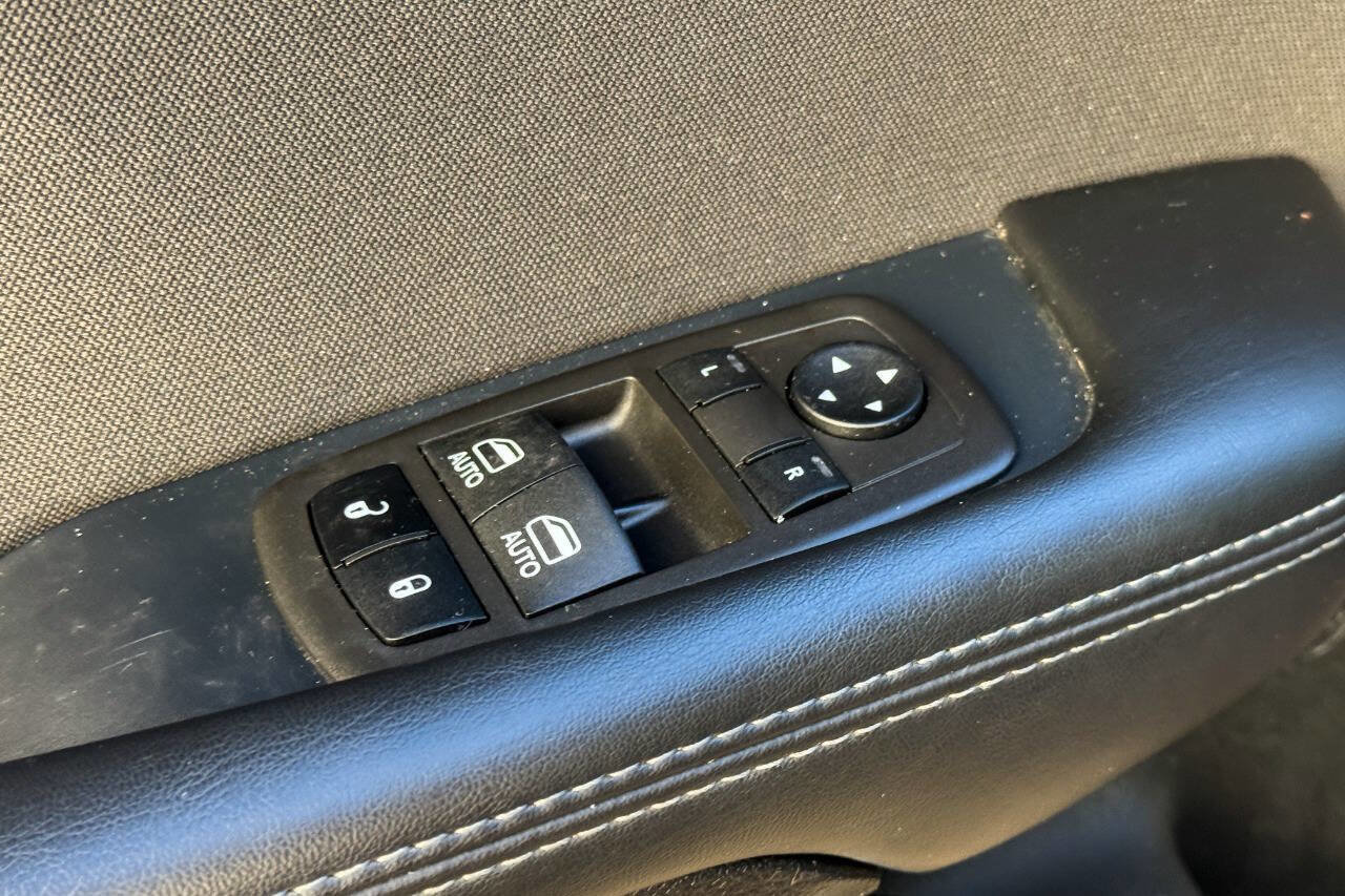 Used 2022 Dodge Challenger R/T Scat Pack w/ Shaker Package image 14