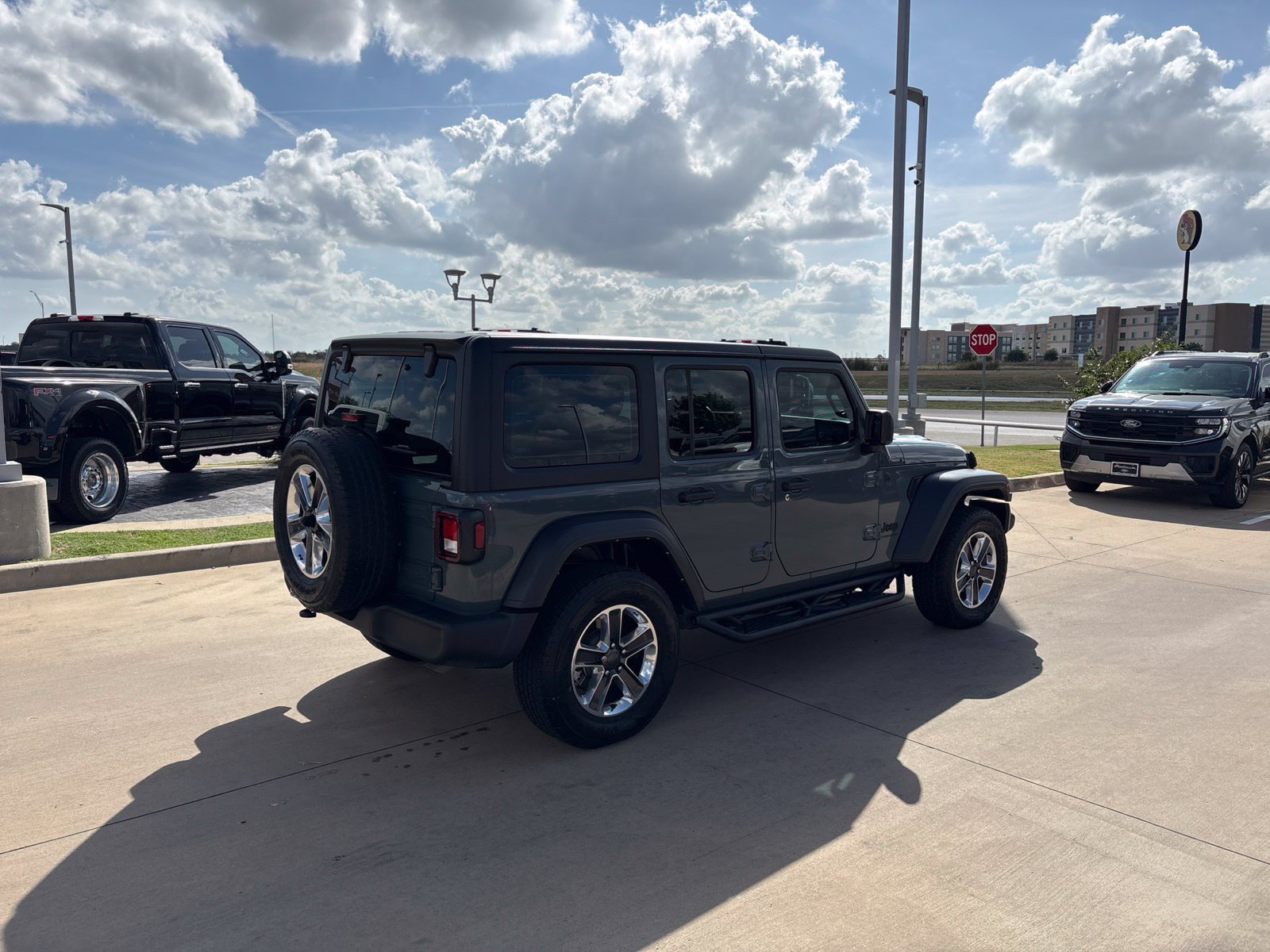 Used 2024 Jeep Wrangler Unlimited Sport AWD/4WD image 6