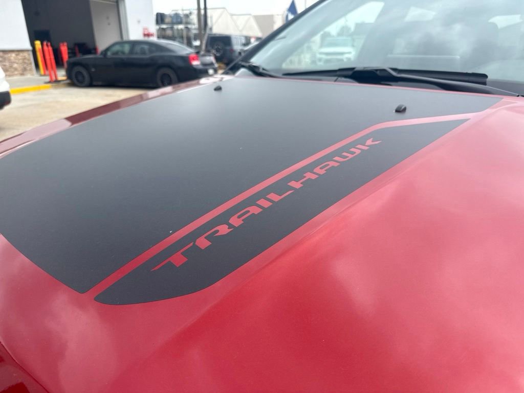 Used 2025 Jeep Compass Trailhawk AWD/4WD image 8