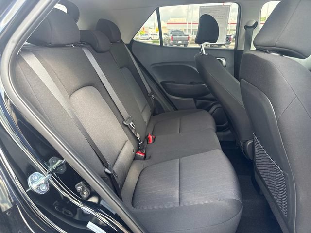 Used 2025 Hyundai Venue SE FWD image 13
