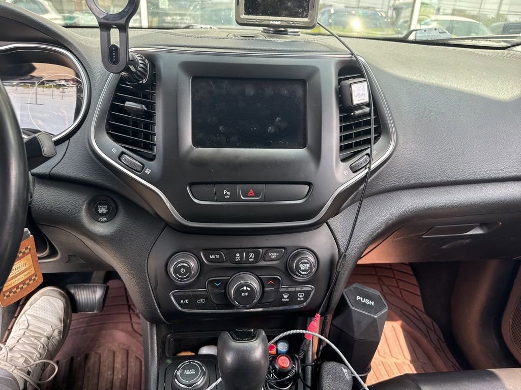 Used 2019 Jeep Cherokee Latitude Plus image 7