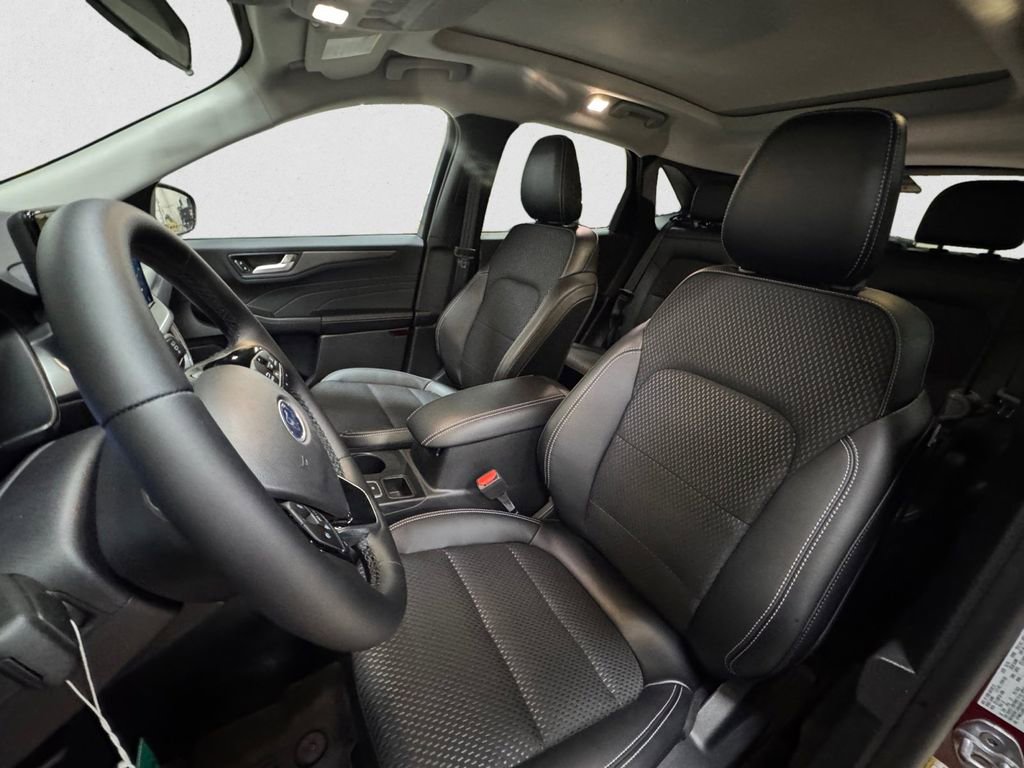 New 2025 Ford Escape SE FWD image 9