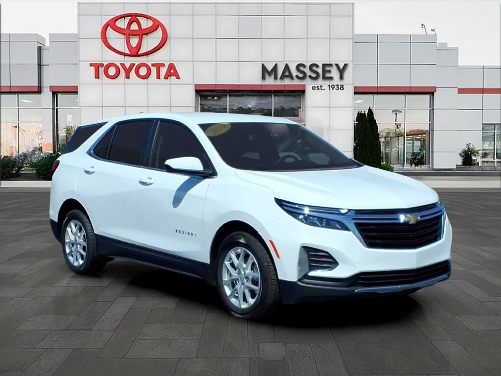 Used 2024 Chevrolet Equinox LT FWD image 2