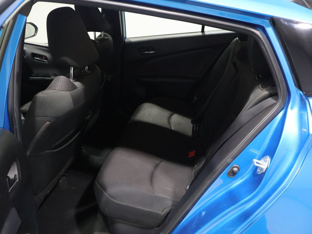 Used 2022 Toyota Prius LE AWD/4WD image 17
