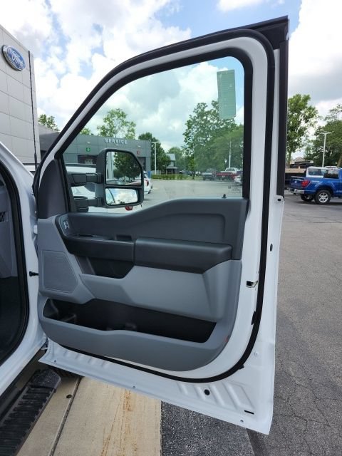 New 2026 Ford F250 XL w/ XL Chrome Package AWD/4WD image 25