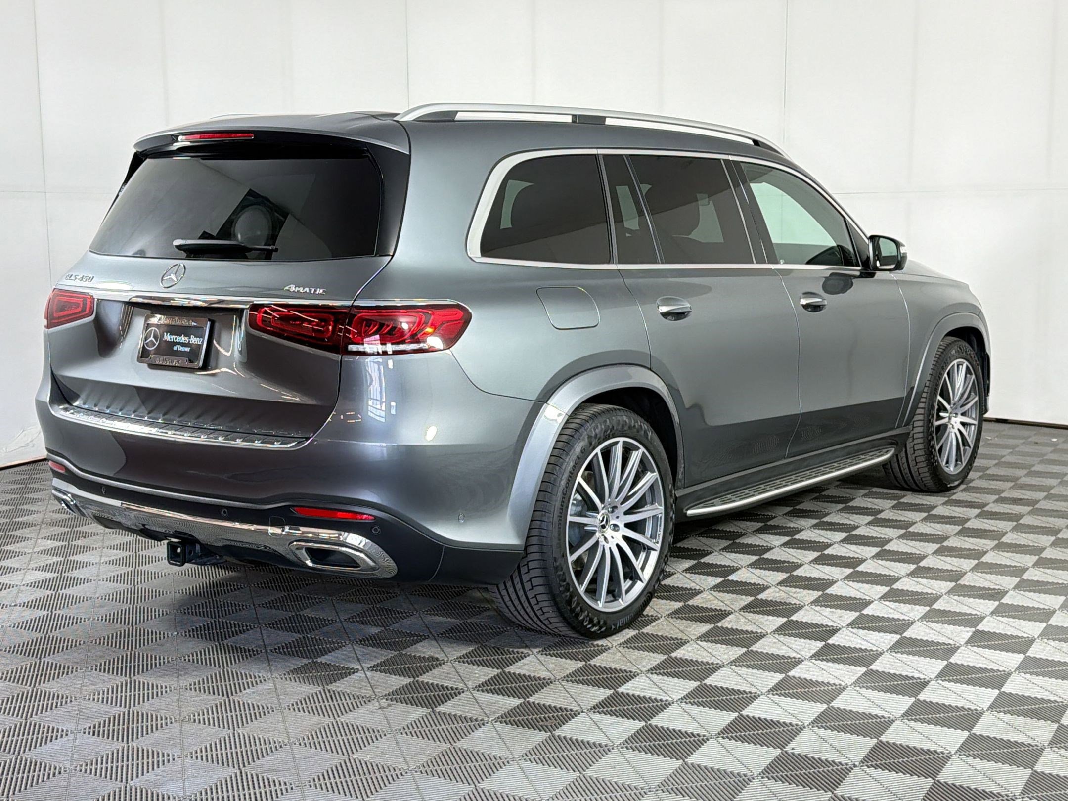 Used 2023 Mercedes-Benz GLS 450 4MATIC image 9