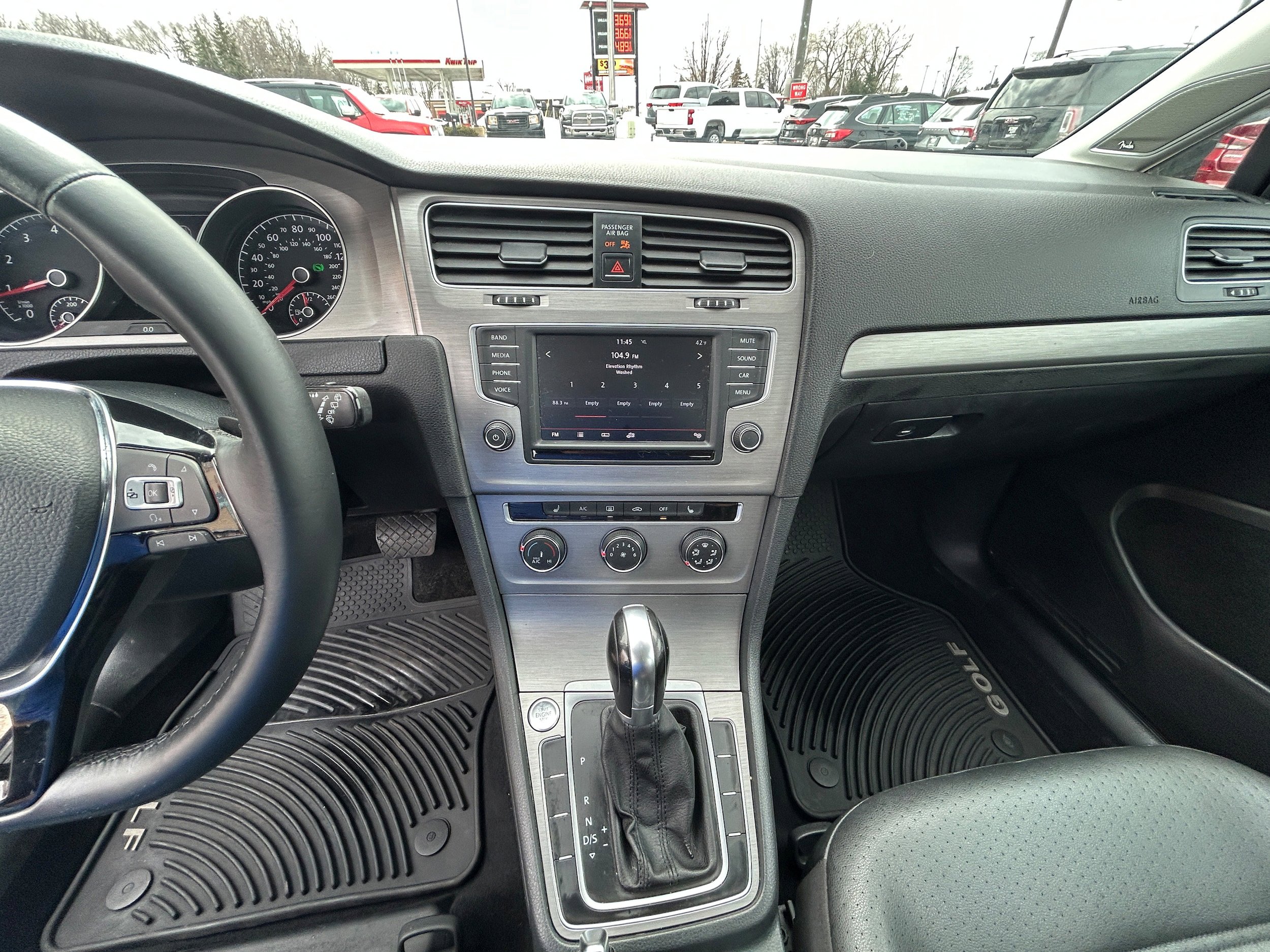 Used 2016 Volkswagen Golf SE FWD image 9