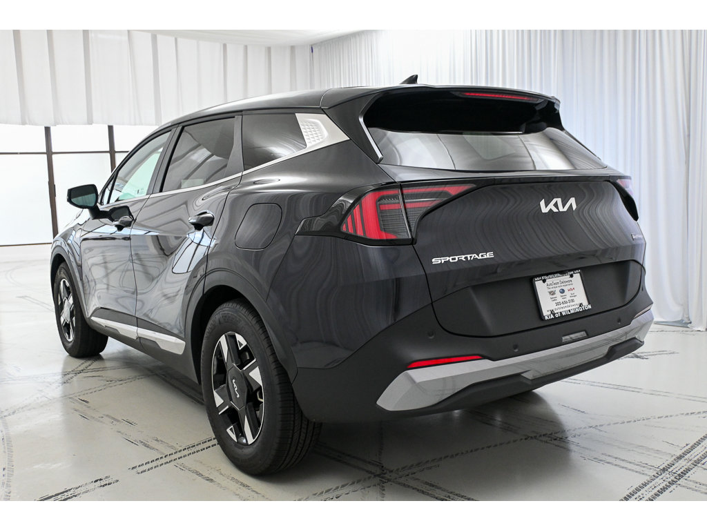 Certified 2026 Kia Sportage LX w/ LX Convenience Package FWD image 5