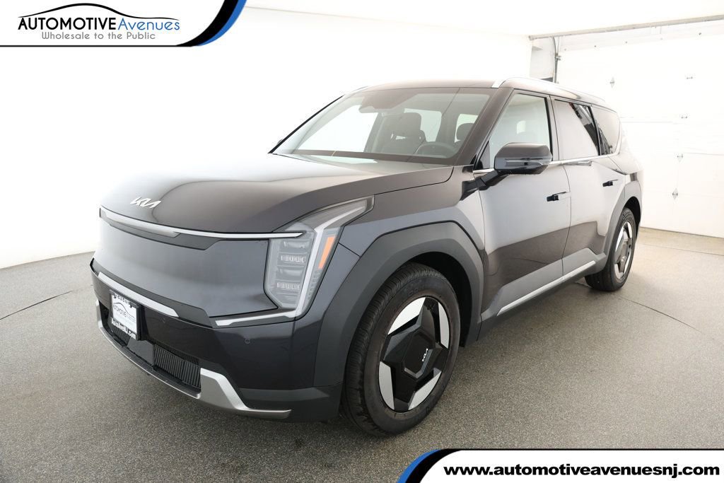 Used 2025 Kia EV9 Wind