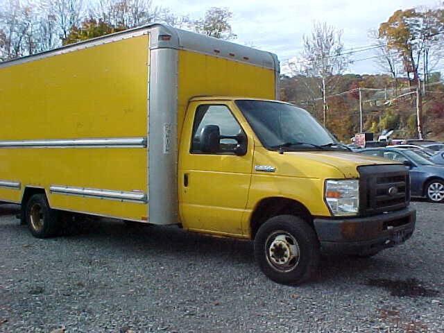 Used 2012 Ford E-350 and Econoline 350 Super Duty w/ Payload Pkg image 2