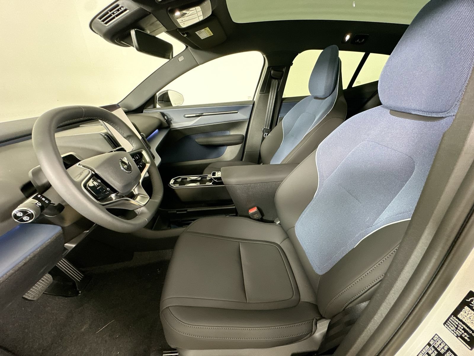 New 2026 Volvo EX30 Ultra w/ Protection Package AWD/4WD image 29