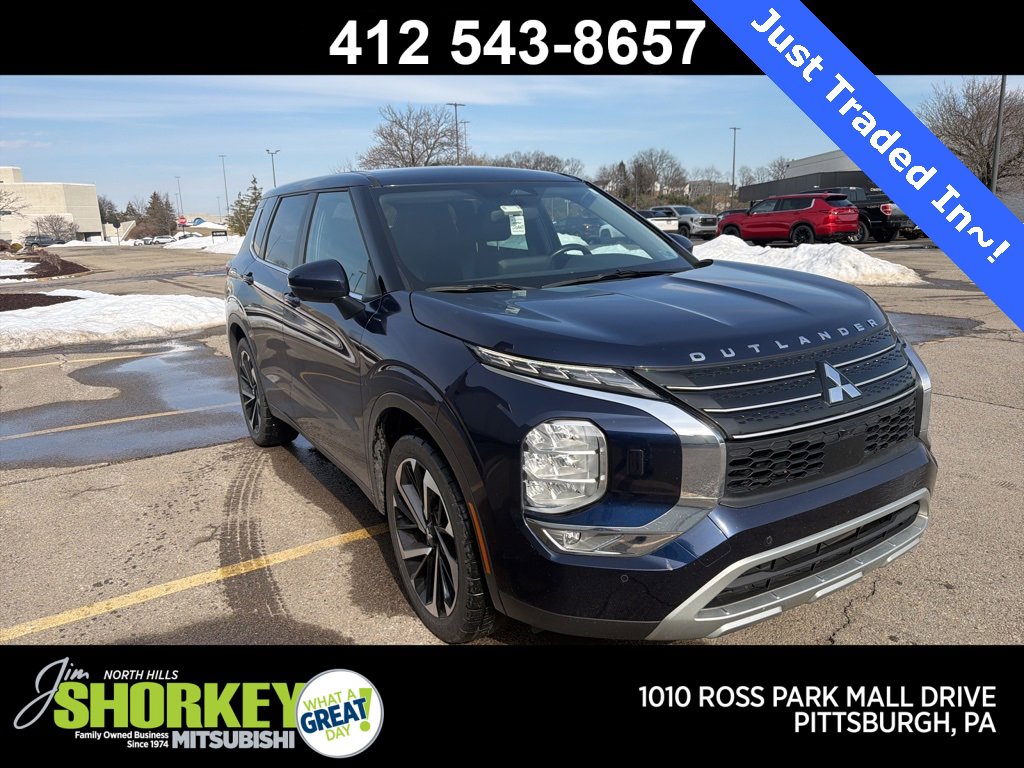 Used 2022 Mitsubishi Outlander SE image 1