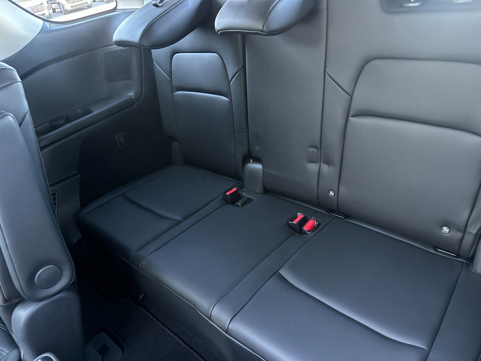 Used 2025 Nissan Pathfinder Platinum image 16