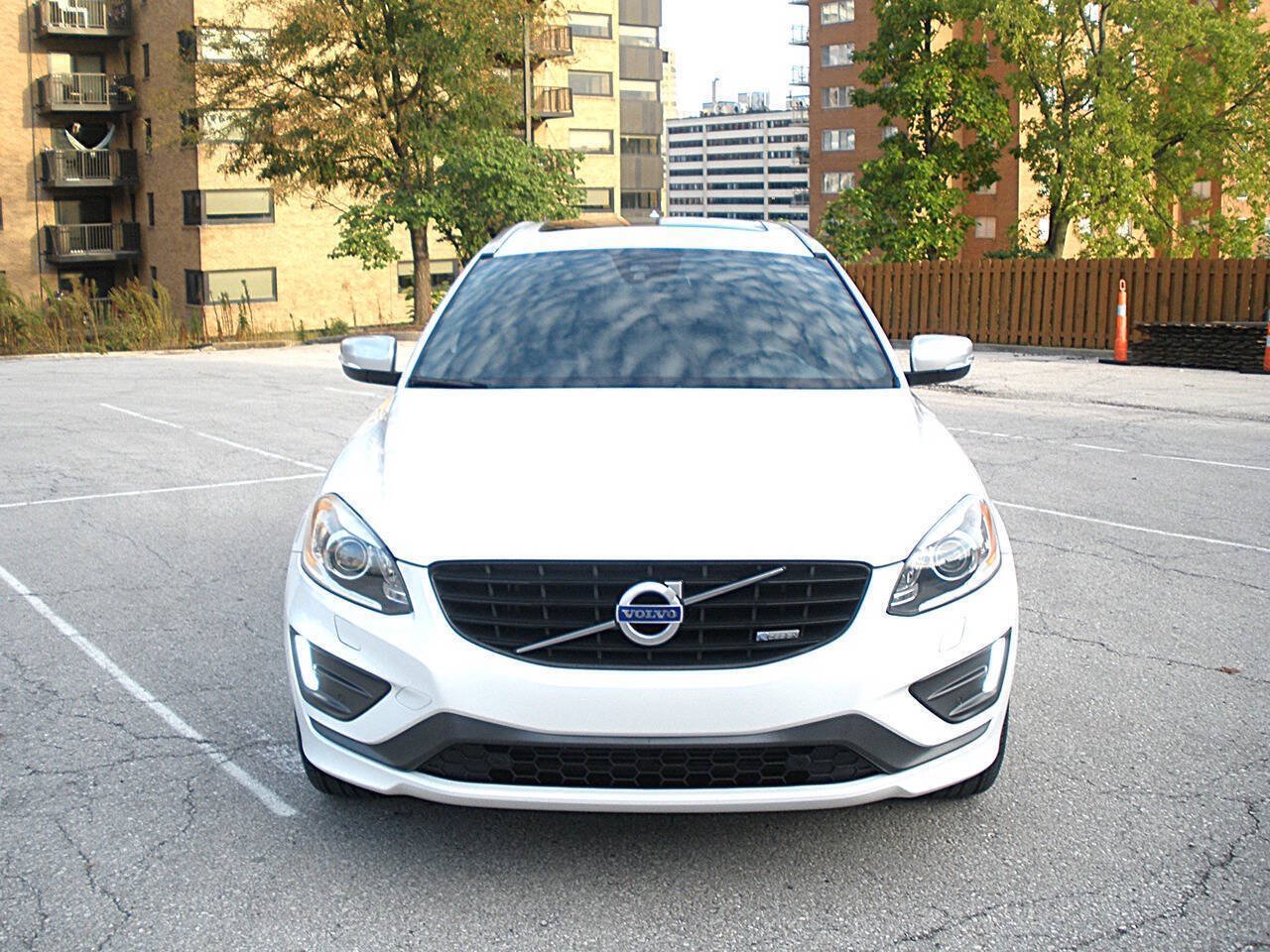 Used 2015 Volvo XC60 T6 R-Design Platinum AWD/4WD image 6
