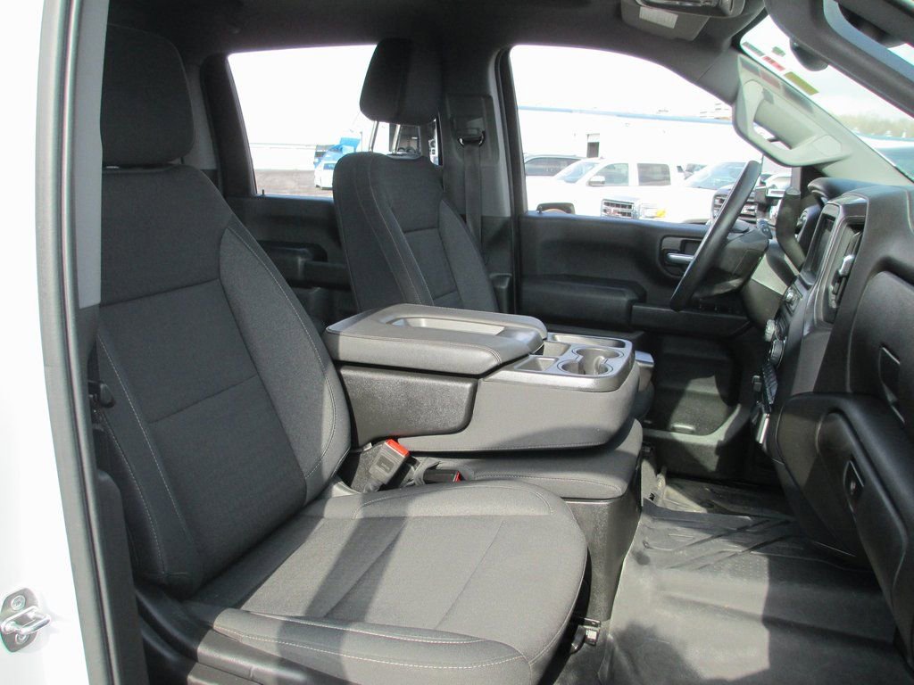 Used 2024 Chevrolet Silverado 2500 Custom w/ Custom Value Package image 18