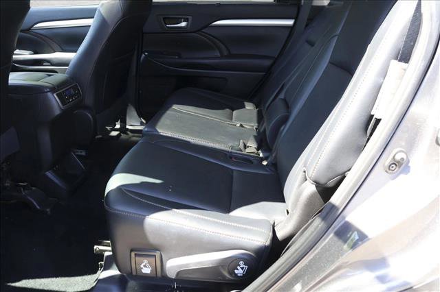 Used 2018 Toyota Highlander XLE w/ Protection Package #3 AWD/4WD image 23