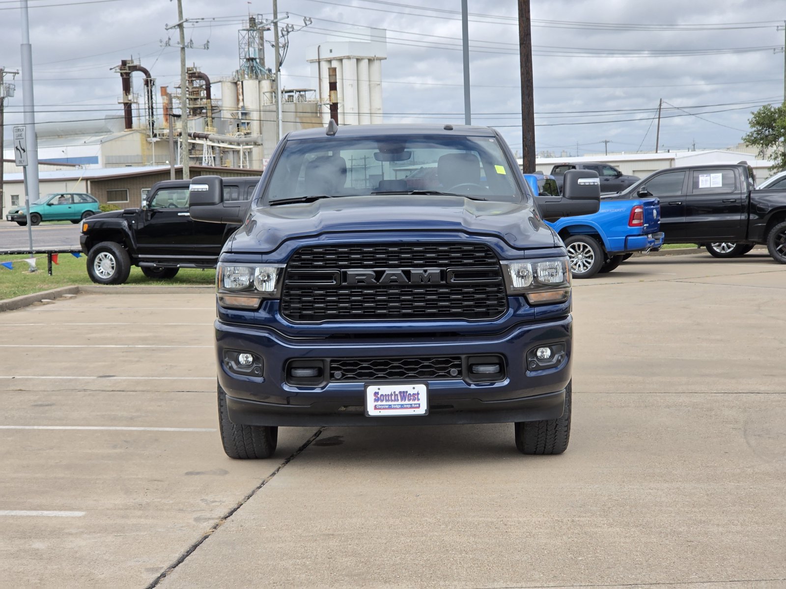 Used 2024 RAM 2500 Big Horn w/ Night Edition AWD/4WD image 6