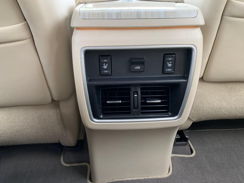 Used 2016 Nissan Murano Platinum w/ Platinum Technology Package FWD image 24