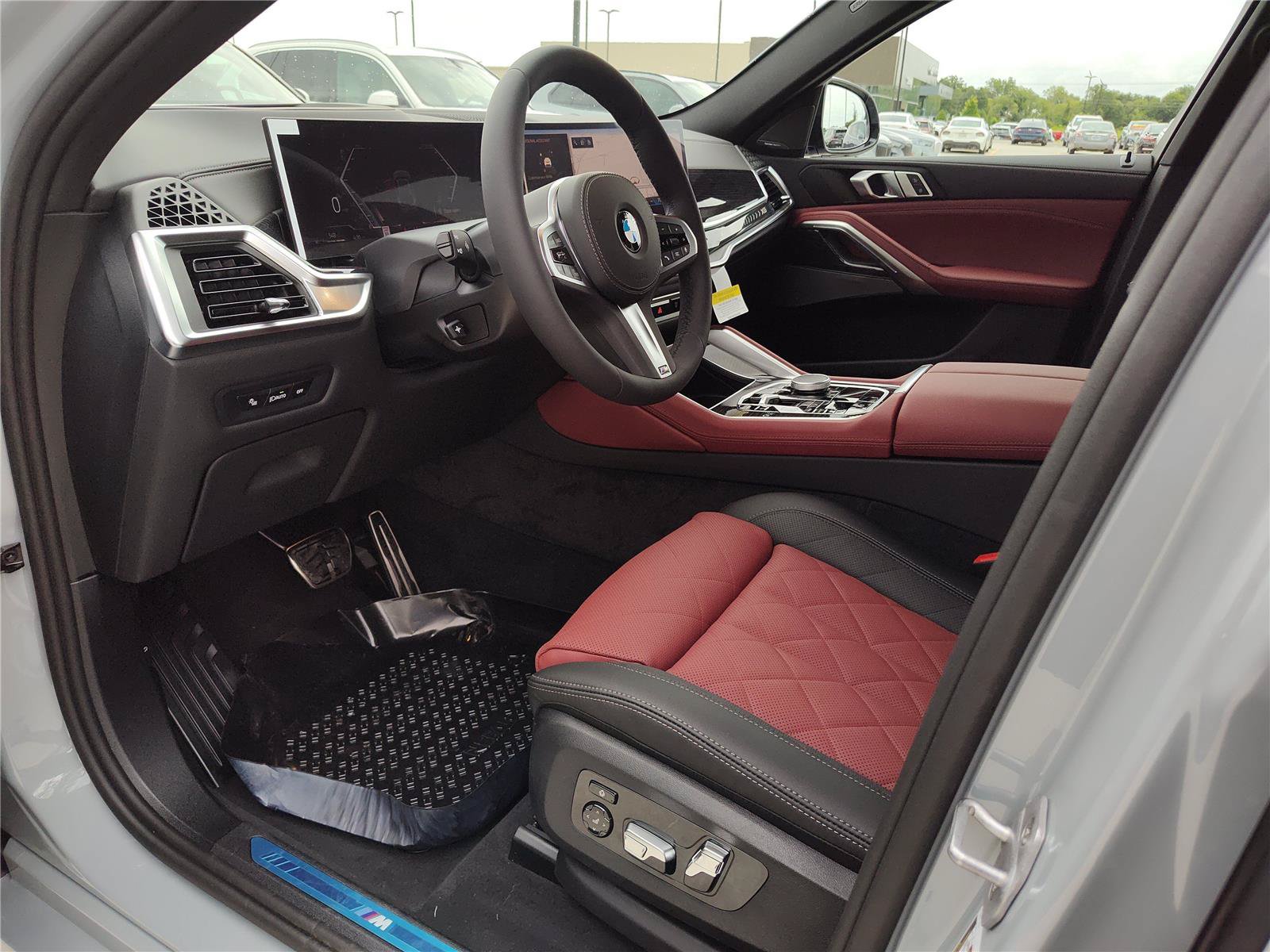 New 2027 BMW X6 xDrive40i w/ Premium Package AWD/4WD image 2
