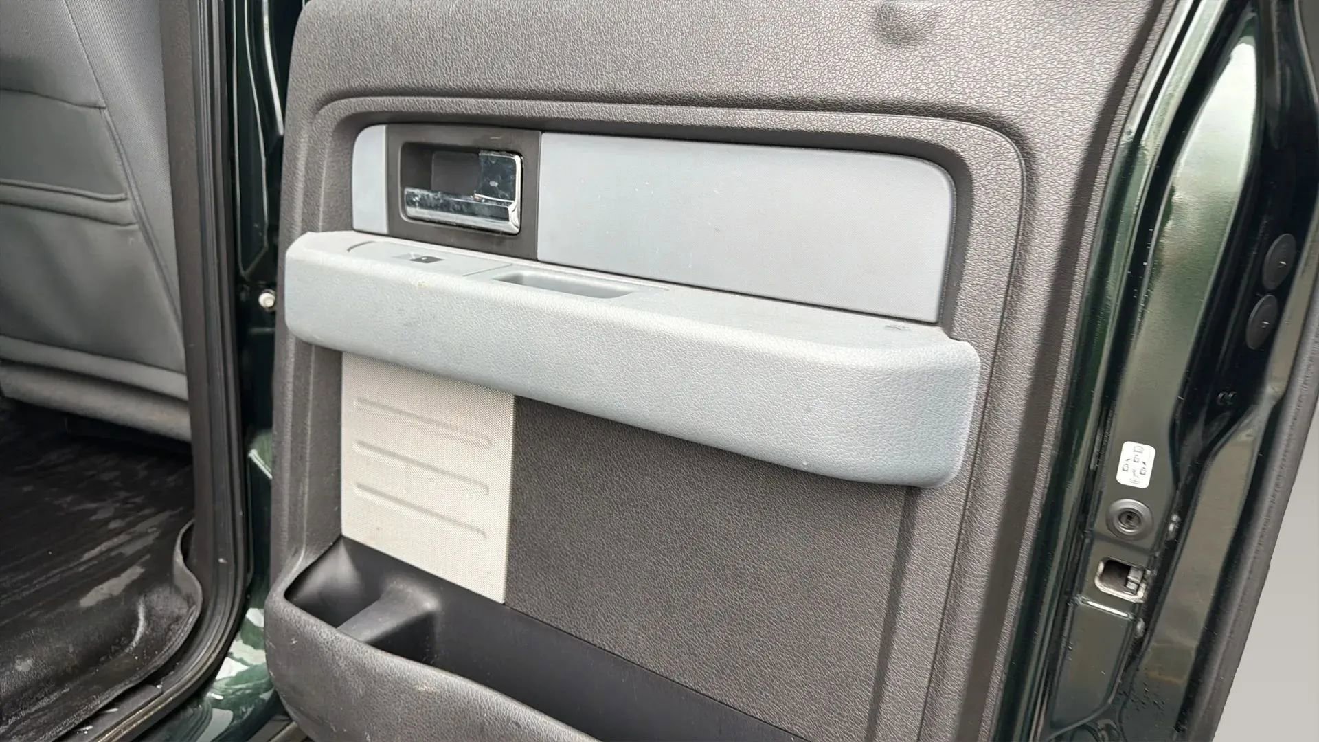 Used 2013 Ford F150 XLT w/ Mid Equipment Group image 30