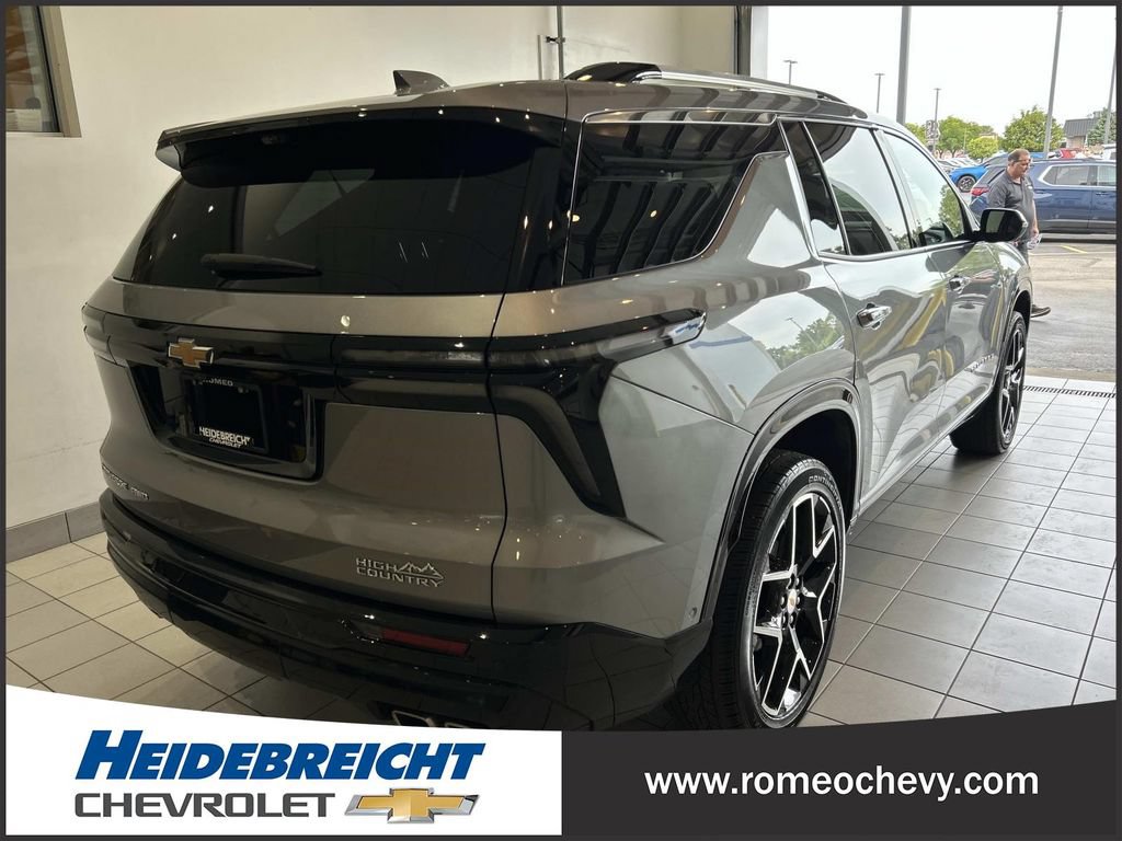 Used 2025 Chevrolet Traverse High Country w/ LPO, Floor Liner Package AWD/4WD image 4
