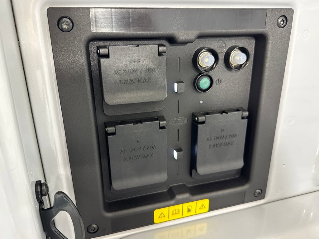 New 2025 Ford F150 Lightning Flash image 31