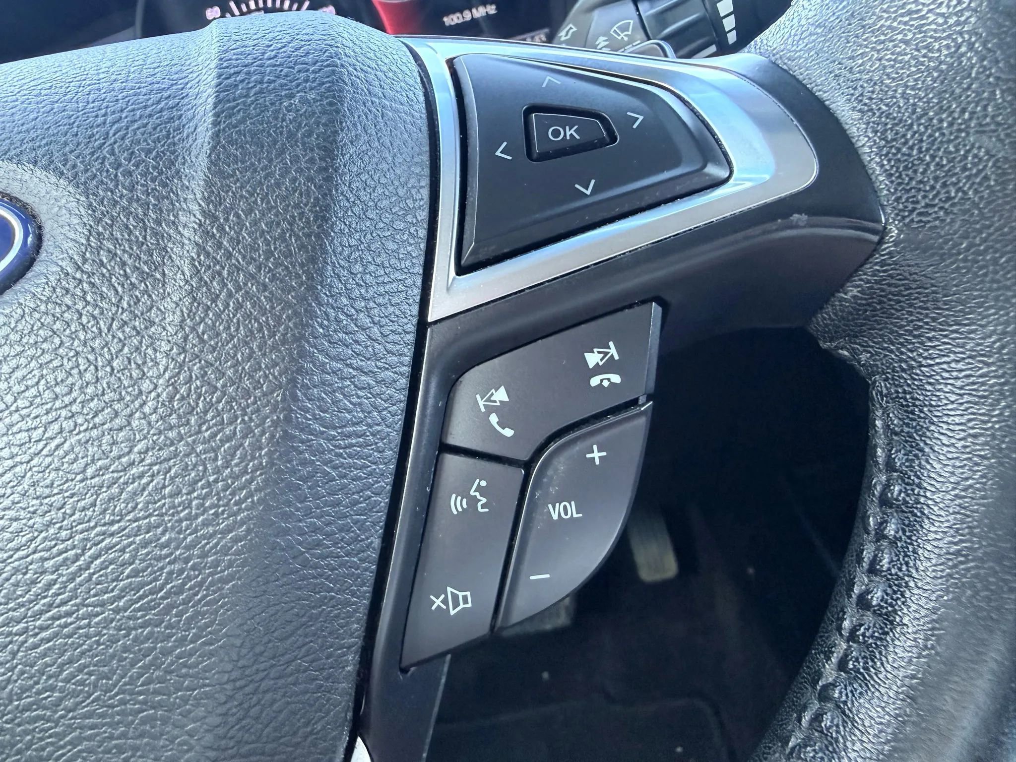 Used 2019 Ford Edge SEL w/ Equipment Group 201A image 21