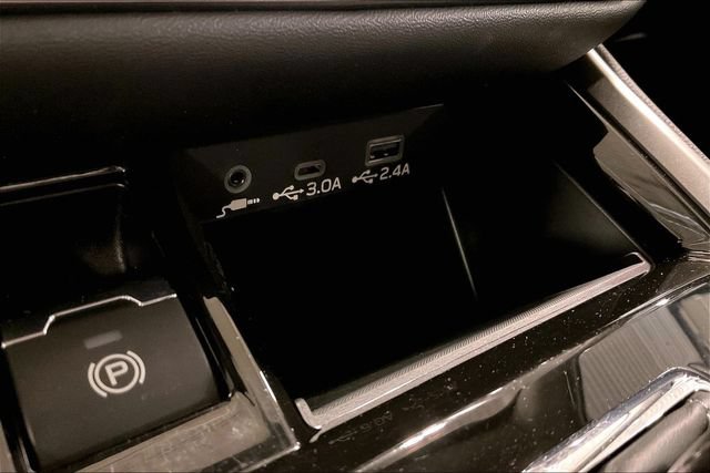 Used 2025 Subaru Outback Premium AWD/4WD image 33