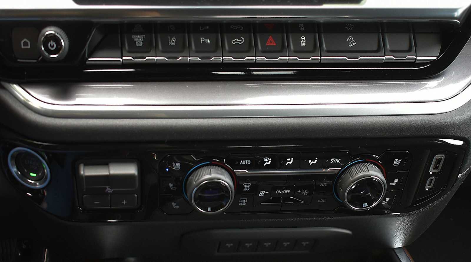 New 2026 Chevrolet Silverado 2500 High Country w/ High Country Premium Package AWD/4WD image 23