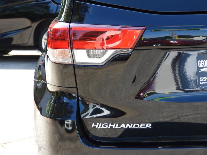 Used 2017 Toyota Highlander Plus image 19
