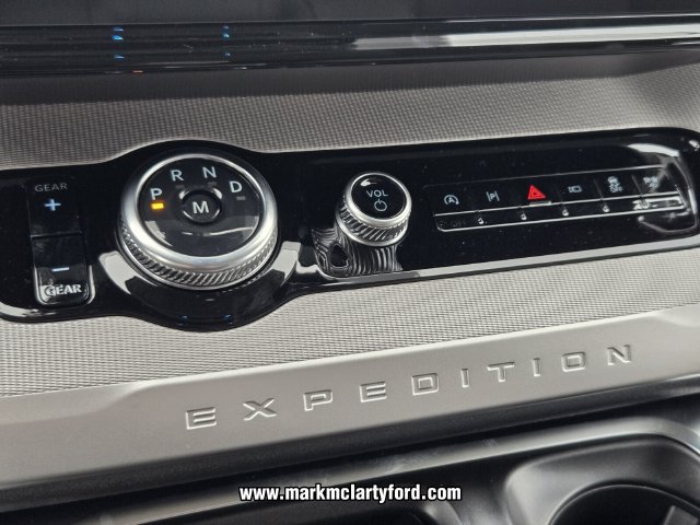 New 2026 Ford Expedition Active RWD image 18