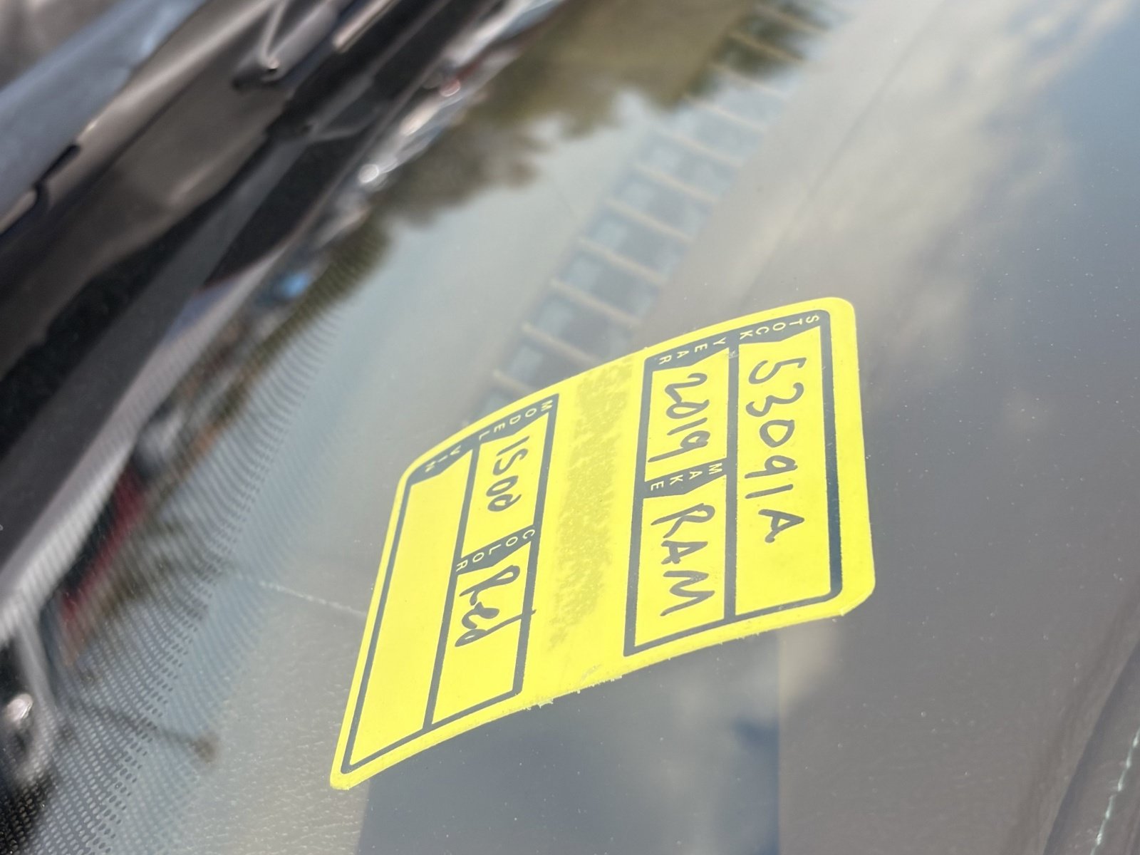 Used 2019 RAM 1500 Laramie AWD/4WD image 32