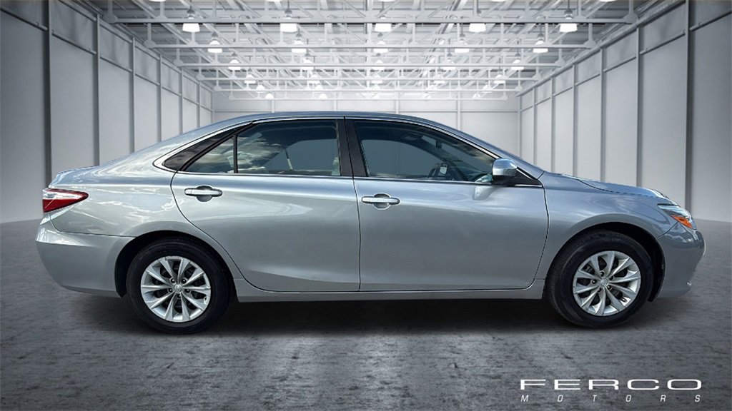Used 2017 Toyota Camry LE image 6